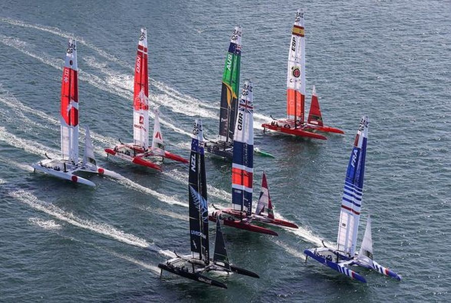 Серия SailGP: победы добились хозяева