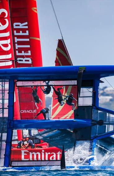 US SailGP в вертикальном положении во время тренировки на Багамах (фото Само Видича)