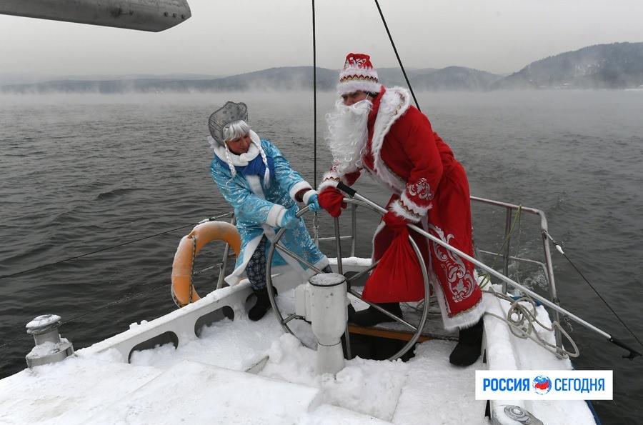 По Енисею. С дедушкой Морозом!