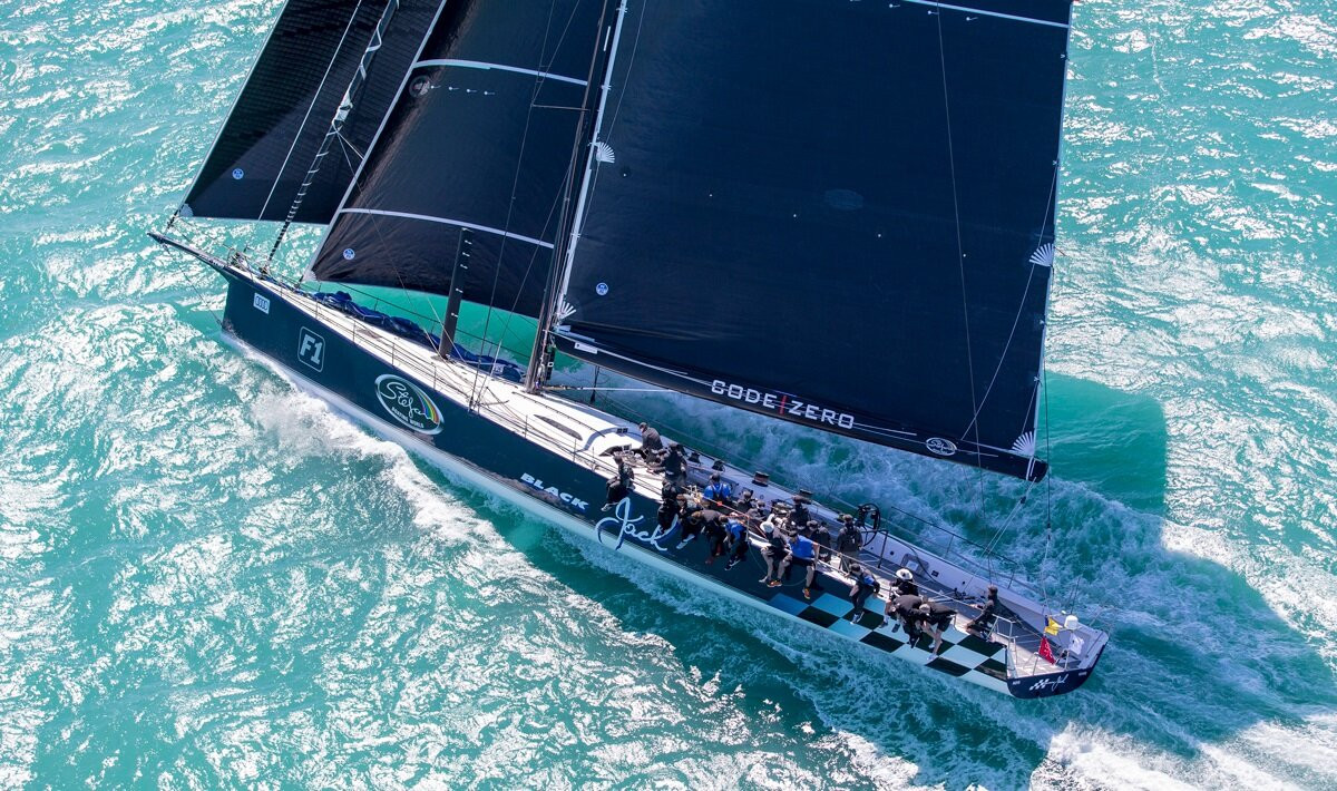 Fastnet Race 2025. Первый из однокорпусников