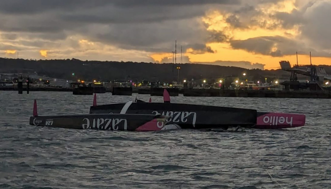 Три тримарана Ocean Fifty перевернулись после старта в Transat Café L’OR 2025