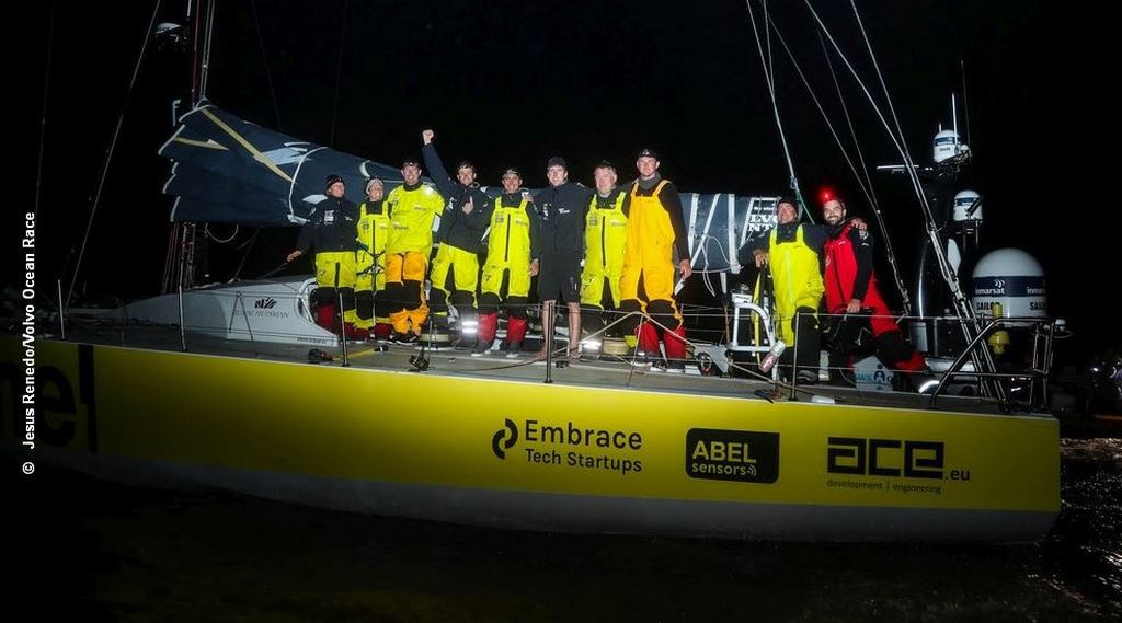 Первой финишировала Team Brunel