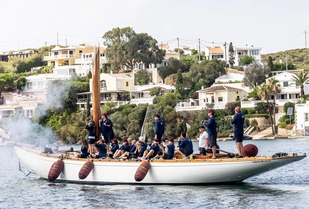 Tuiga осталась без мачты и бушприта