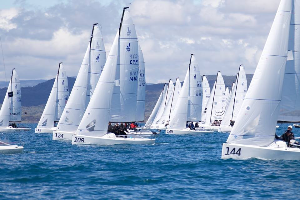 Отстали всего на очко