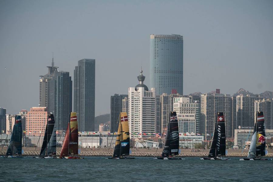 Alinghi: 11 побед в 17-ти гонках