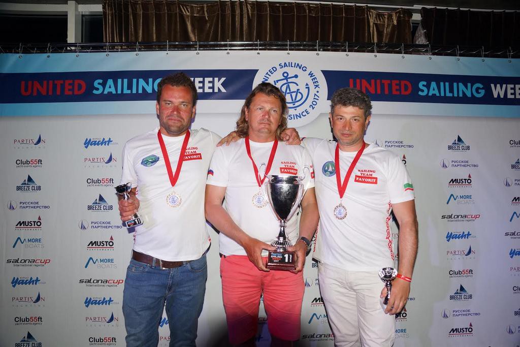 FAVORIT SAILING TEAM начала с побед