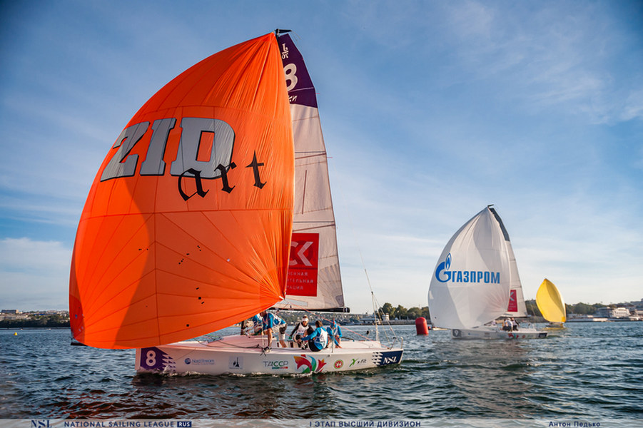 В Севастополе побеждает ZID art Sailing team