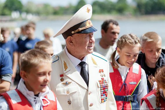 Алексей Леонов лично напутствует юных яхтсменов