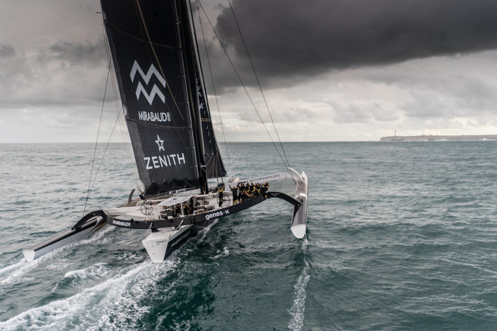 Тримараны Spindrift 2 и IDEC Sport пересекли финишную линию в Уэссане