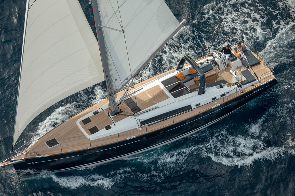 Beneteau: рекордный оборот