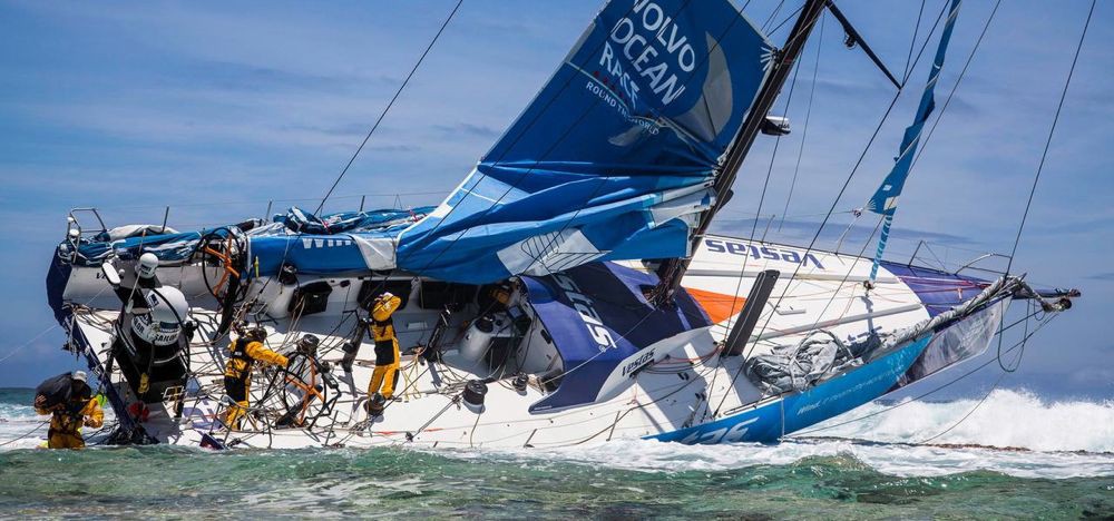 Volvo Ocean Race 2014/15. Спасательная операция началась