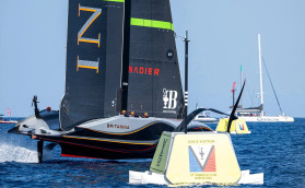 37th America's Cup. Штиль, ветер молчит…