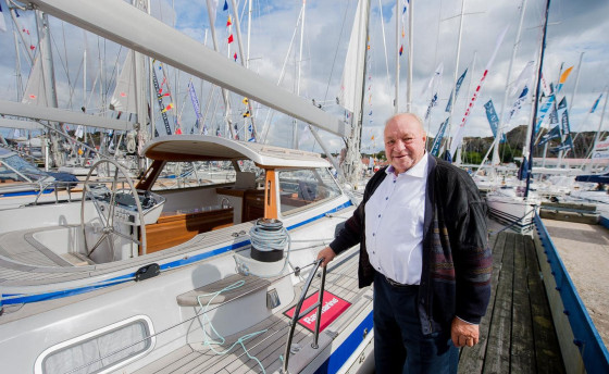 Спасибо ему за Hallberg-Rassy!