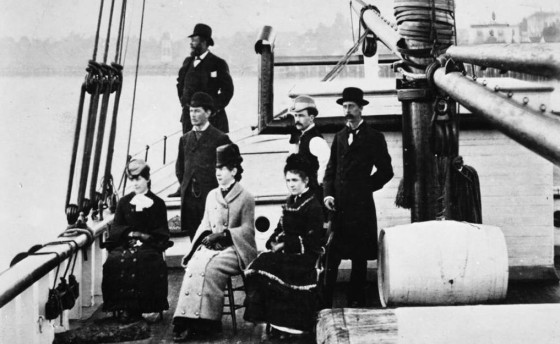 Южные моря, острова, паруса и дальние плавания манили его…