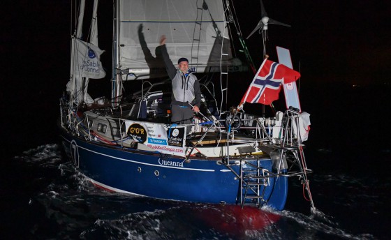 Golden Globe Race: Аре Вииг потерял мачту в 400 милях от Кейптауна