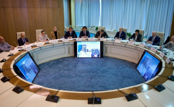 Заседание продолжается!