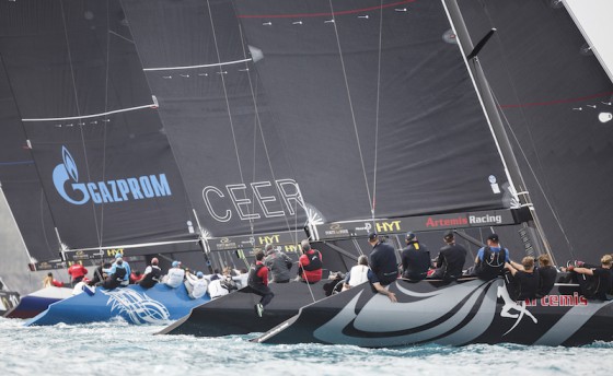 Легкий ветер, ровная вода