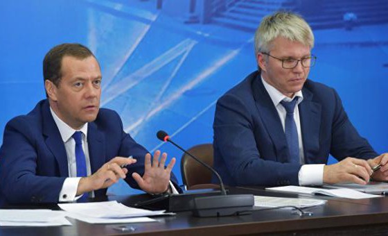 И о парусе вспомнили