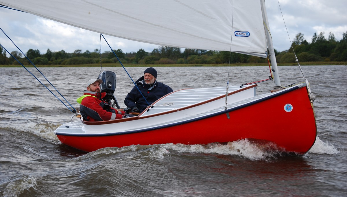 Лодка Dinghy 12