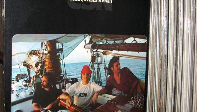 Обложка альбома "CSN" 1977 года с использованием фотографии, сделанной на борту Mayan