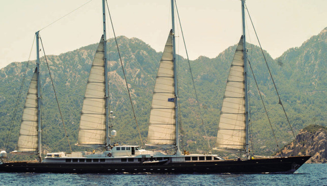 Phocea (экс-Club Mediterranee) была самой большой парусной яхтой в мире до 2004 года