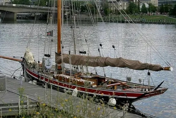 Вторая яхта писателя Saint-Michel II была реставрирована в 2009 году