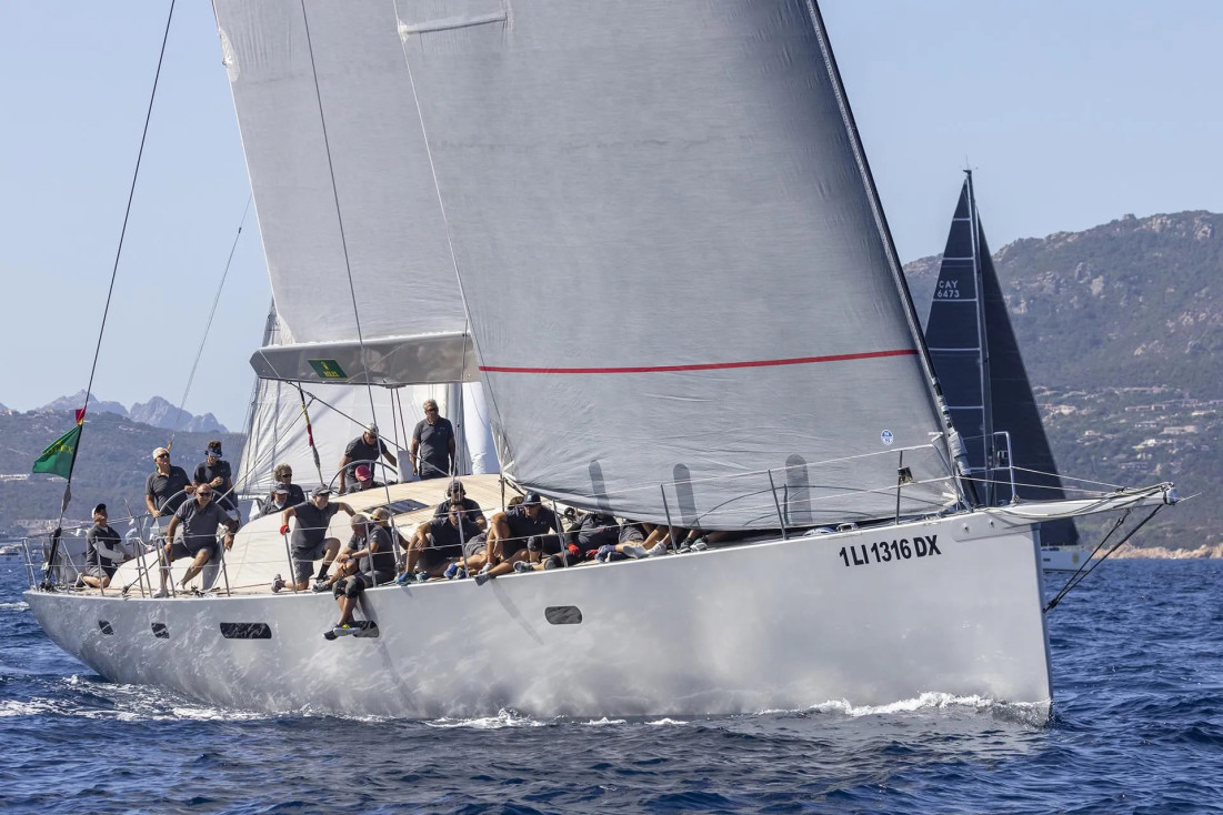...триумфатор Challenge Maxi Yacht Rolex Cup, завершившегося в Коста-Смеральде, Vallicelli;
