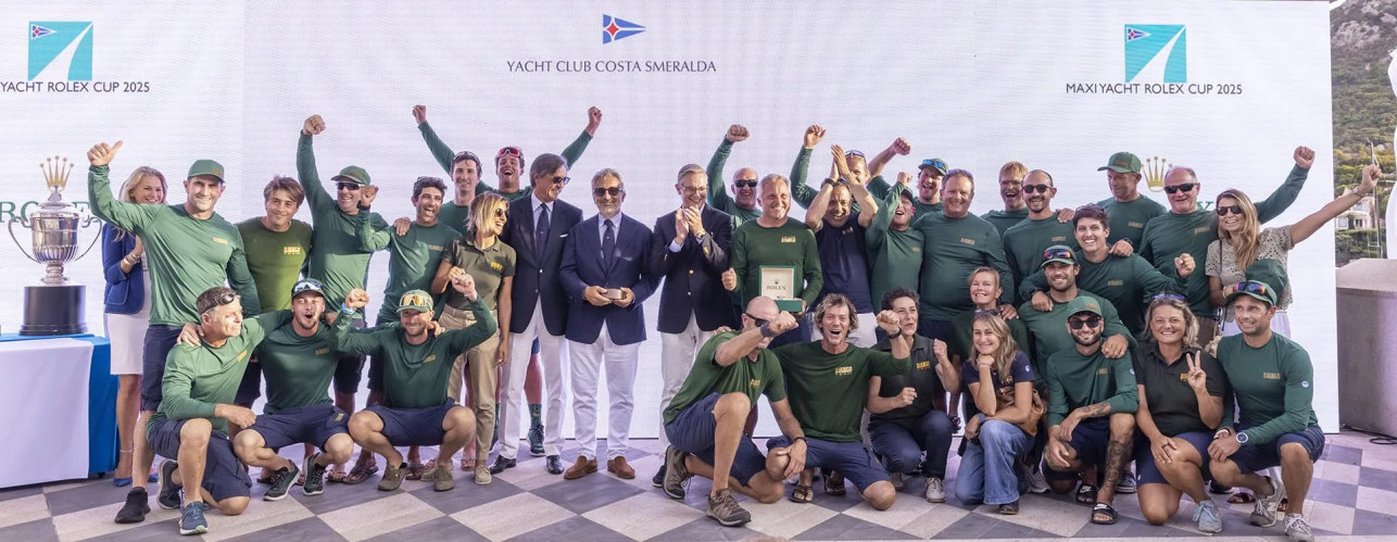 ...для наглядности: экипаж Django 7X и ее владельцы… это ж больше, чем две футбольных команды