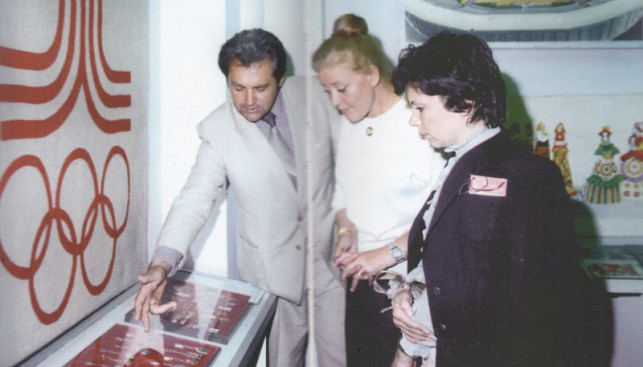 Андрей Кислов и греческая актриса Мария Масколиу, она же верховная жрица, зажигавшая в древней Олимпии огонь XX Олимпиады