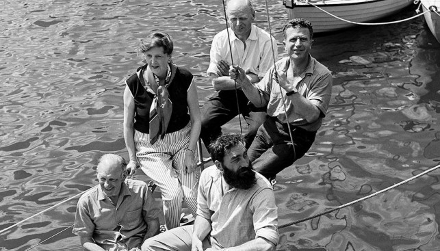 Участники первой трансатлантической гонки яхтсменов-одиночек: Френсис Чичестер с женой Шейлой, Блонди Хазлер, Дэвид Льюис и Вэл Хауэлз. 1960 г.