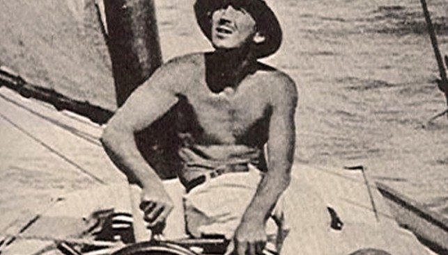 Билл Робинсон у штурвала своей яхты. 1929 г.