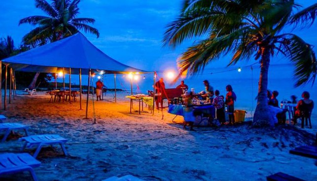 Вечеринки на пляже - традиция острова Раротонга