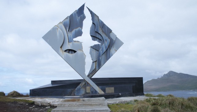 Памятник «Альбатрос» на мысе Горн