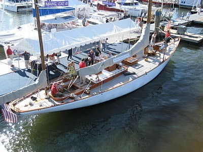 Яхта Дж. Ф. Кеннеди Manitou, выставленная на продажу
