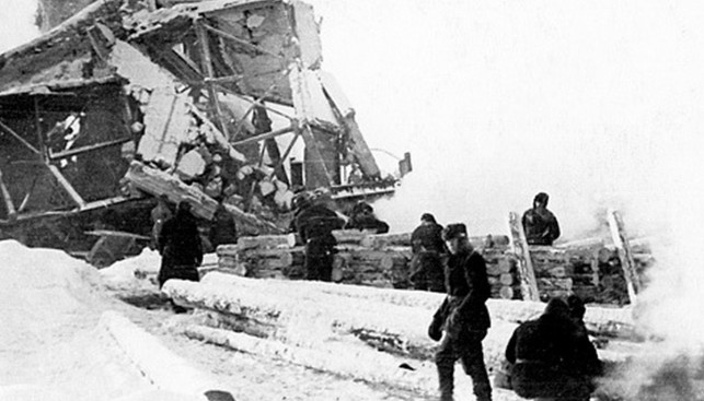 Взорванный шлюз канала Москва-Волга. Ноябрь 1941 г.