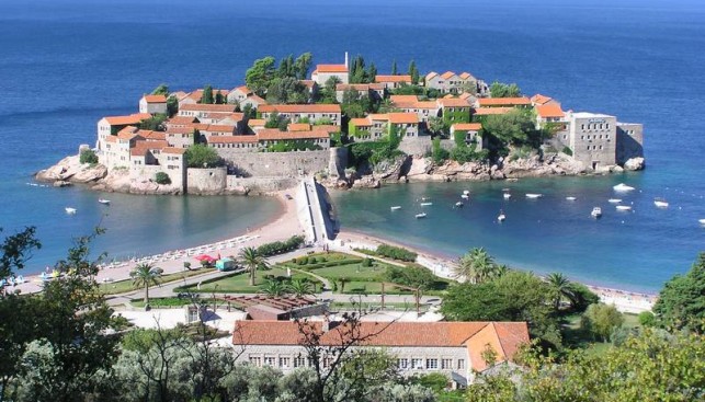 Остров-город Свети-Стефан - визитная карточка Черногории