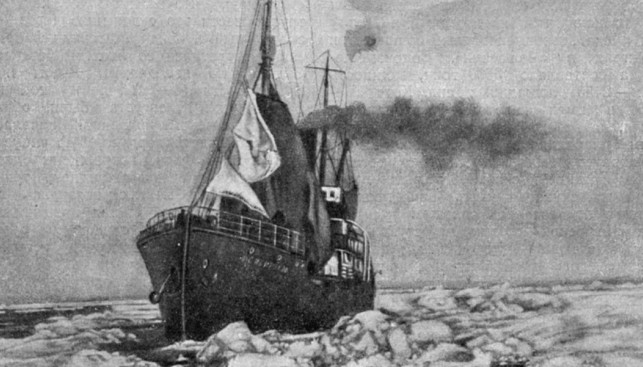 Ледокольный пароход «Александр Сибиряков» под черными парусами