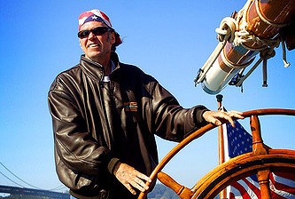 Нил Янг владел яхтой WN Ragland большую и лучшую, по его признанию, половину своей долгой жизни