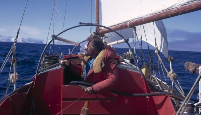 Солнечные дни у берегов Антарктиды были так редки, что яхтсмену с трудом удавалось проводить обсервацию. 1973 г.