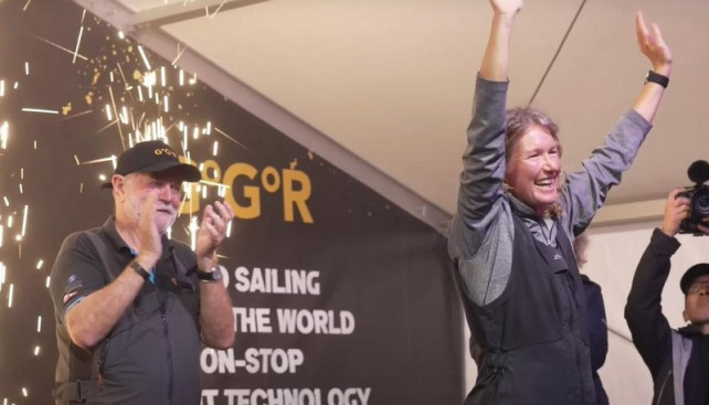 Победителю регаты Golden Globe Race аплодируют стоя