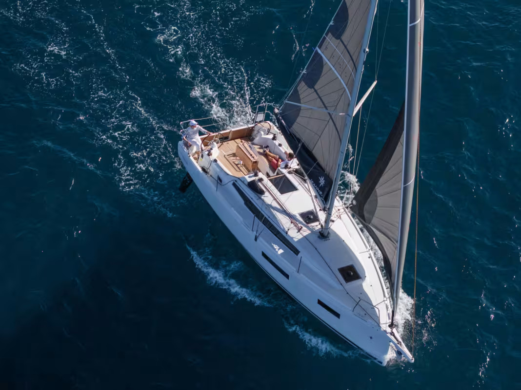 Sun Odyssey 350